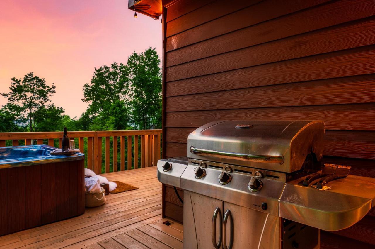 Mountainside - New Luxury Cabin-Fire Table-Hot Tub-3 Pools-Ps5-Bears Гатлинбург Экстерьер фото