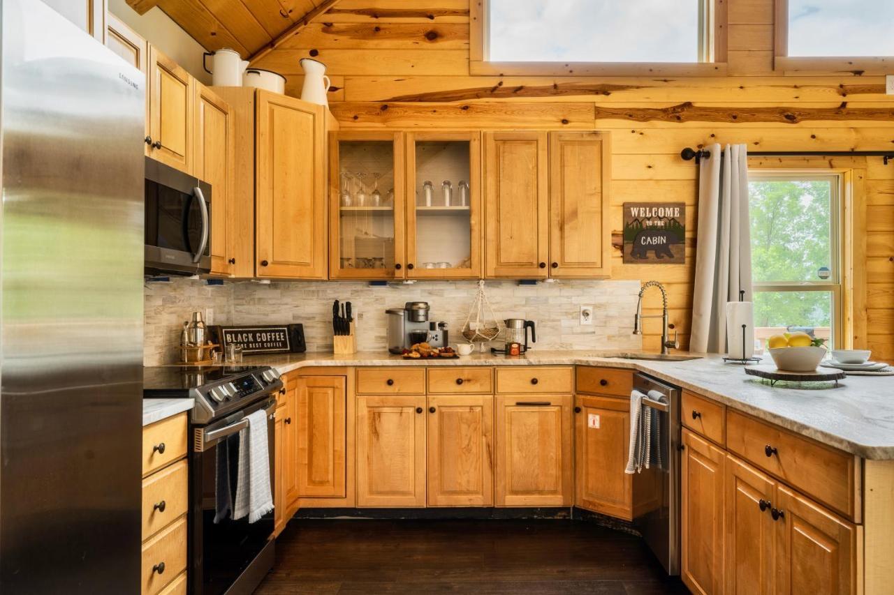 Mountainside - New Luxury Cabin-Fire Table-Hot Tub-3 Pools-Ps5-Bears Гатлинбург Экстерьер фото