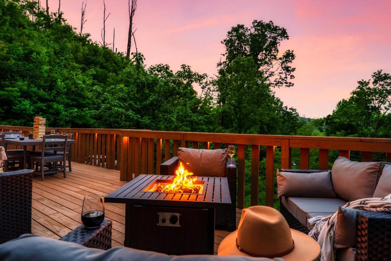 Mountainside - New Luxury Cabin-Fire Table-Hot Tub-3 Pools-Ps5-Bears Гатлинбург Экстерьер фото